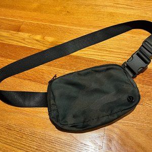 Lululemon Everywhere Belt Bag 1L